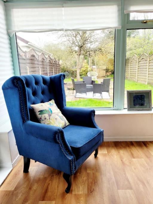 Riverside Bungalow - Direct River Access! Ystradgynlais Exterior foto